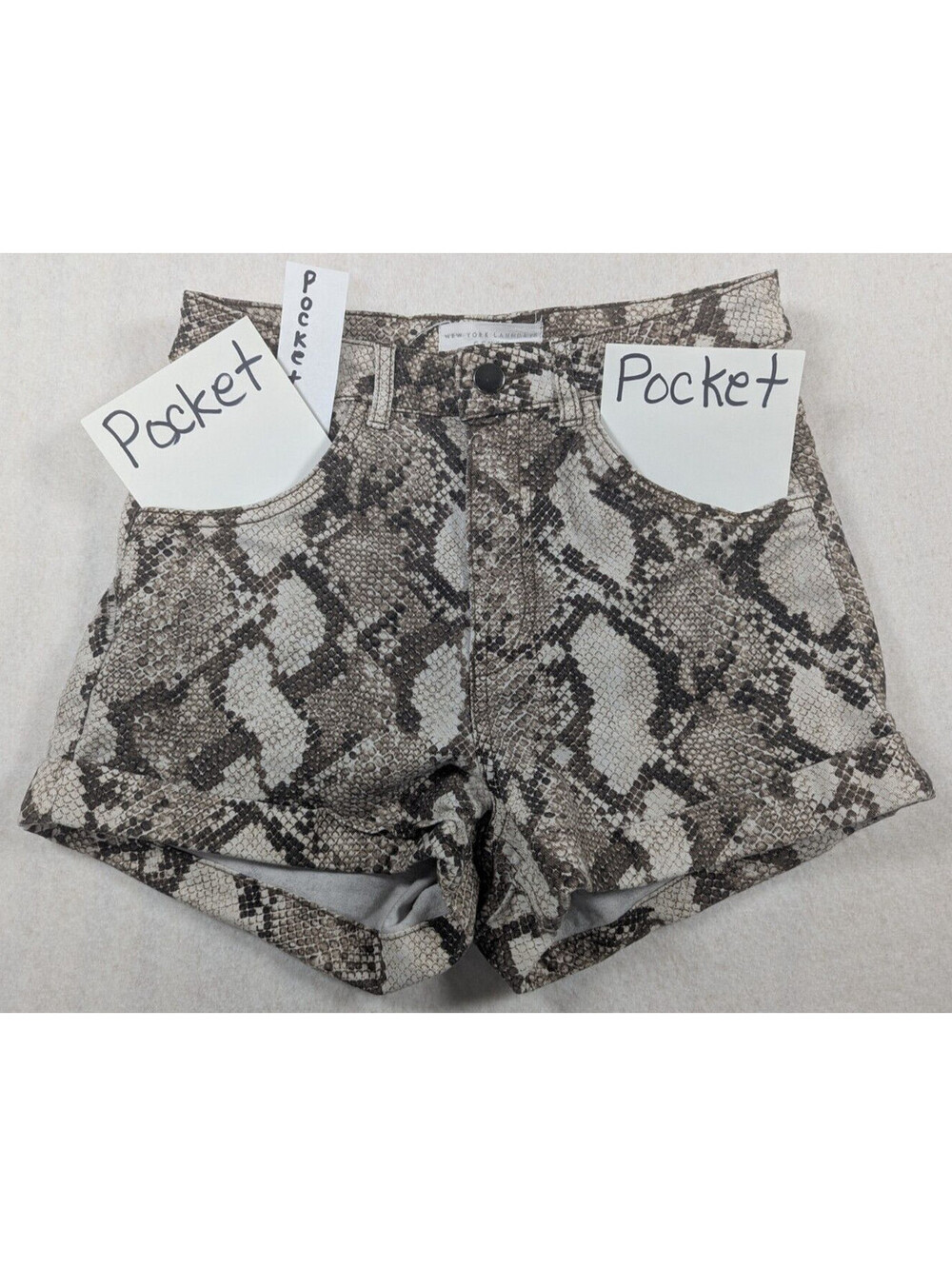 NYL New York Laundry Denim - Juniors Snake Print Shorts - RN#63619 - Size: 5